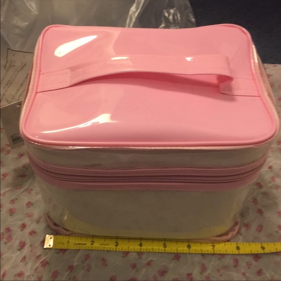 Forever 21 Accessories - Cosmetic bag brand new!!